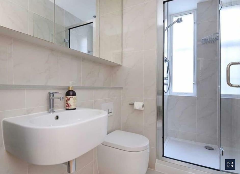 2 Bedroom Apartment Just Off Kings Road Лондон Экстерьер фото